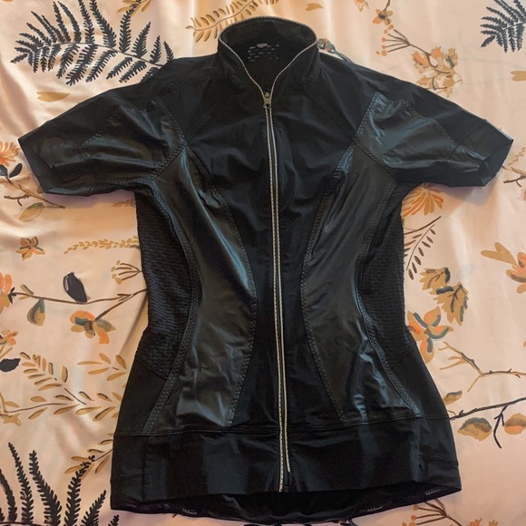 Lululemon Women’s running vest - Picture 2 of 8